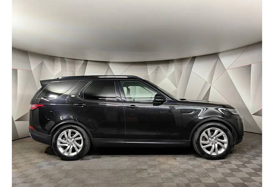 Land Rover Discovery 2.0 SD4 AT 4WD (240 л.с.) Черный в АВИЛОН. Слайд №6