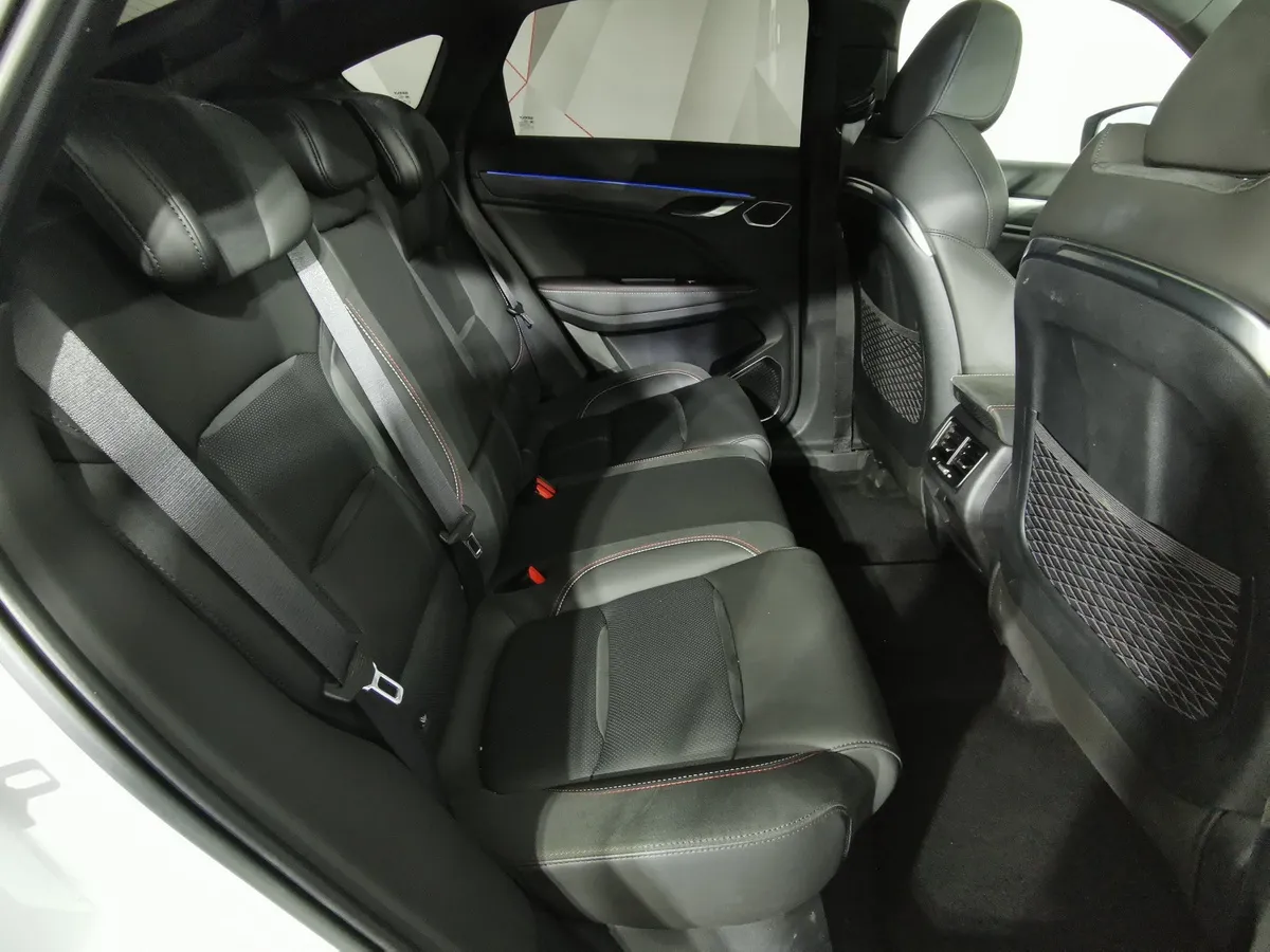 Geely Tugella 2.0 AT AWD (238 л.с.) Flagship Белый в АВИЛОН. Слайд №15