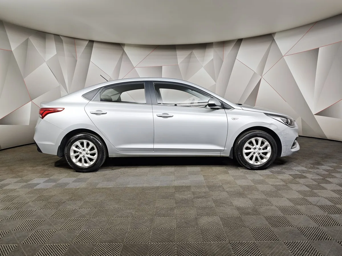 Hyundai Solaris 1.6 AT (123 л.с.) Elegance Серебристый в АВИЛОН. Слайд №6