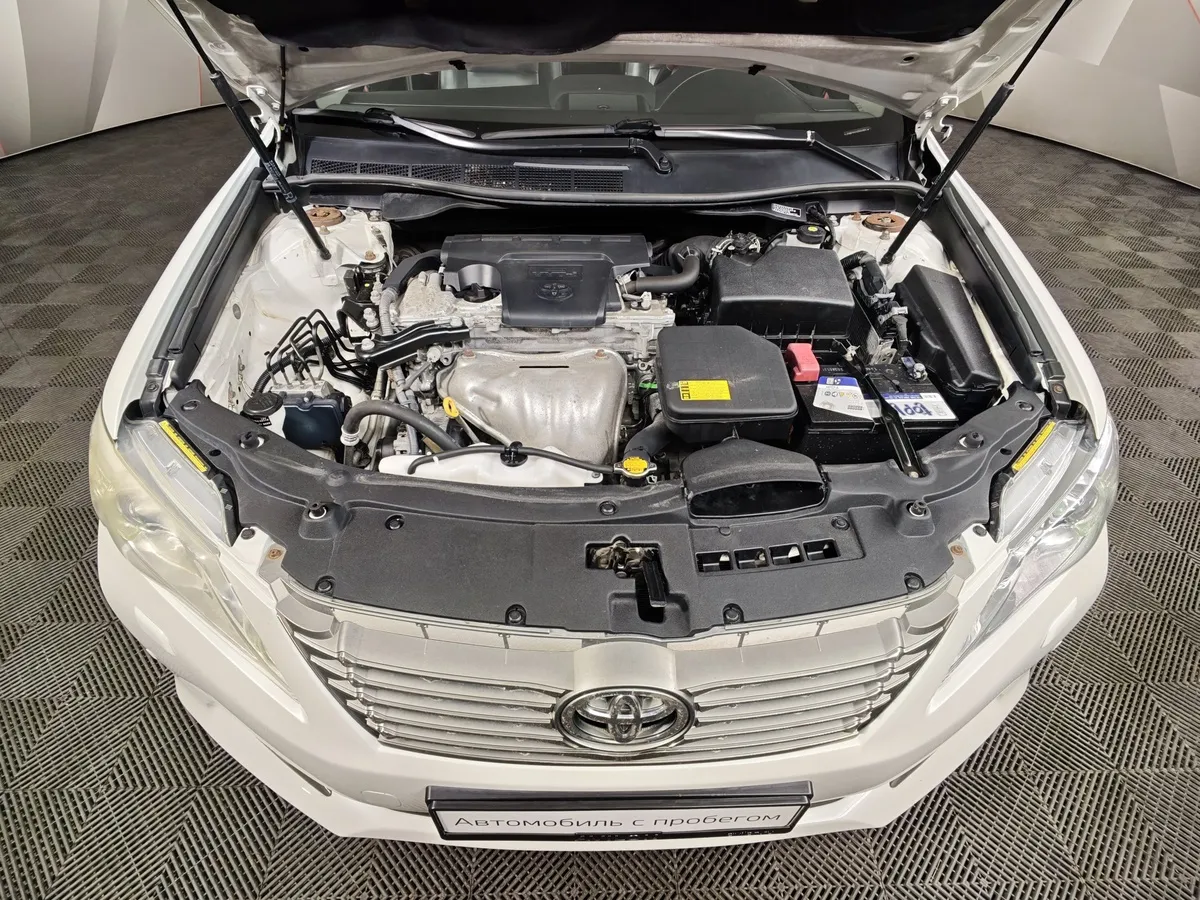 Toyota Camry 2.5 AT (181 л.с.) Стандарт Белый в АВИЛОН. Слайд №10