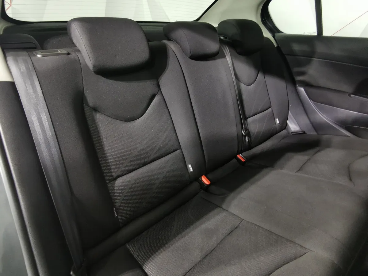 Peugeot 408 1.6 HDi MT (114 л.с.) Active Серый в АВИЛОН. Слайд №16