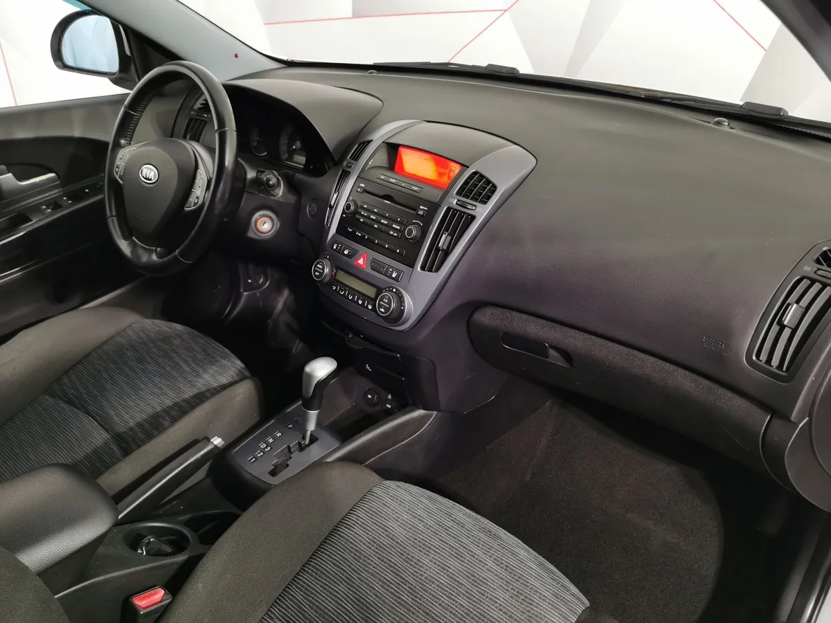 Kia Ceed 1.6 AT (122 л.с.) Белый в АВИЛОН. Слайд №12