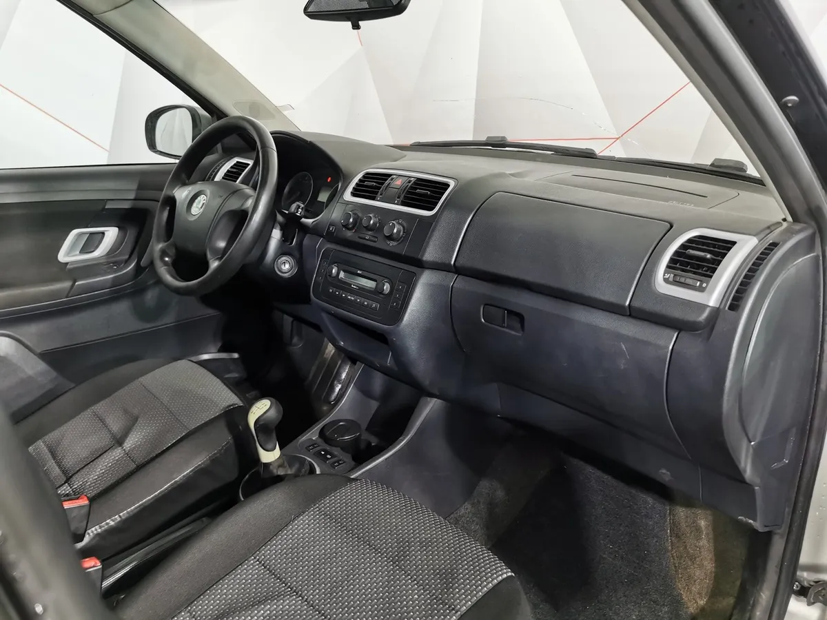 Skoda Fabia 1.2 MT (70 л.с.) Серый в АВИЛОН. Слайд №11