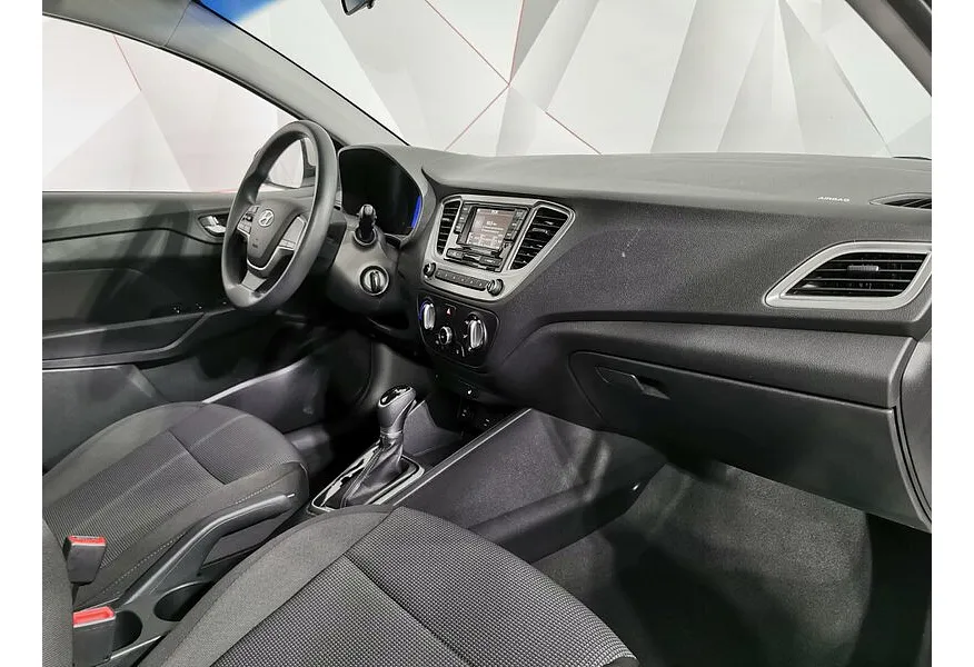 Hyundai Solaris 1.6 AT (123 л.с.) Comfort Белый в АВИЛОН. Слайд №13