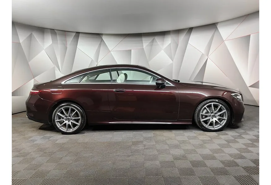 Mercedes-Benz E-Класс E 200 4MATIC 9G-TRONIC (197 л.с.) Sport Красный в АВИЛОН. Слайд №6