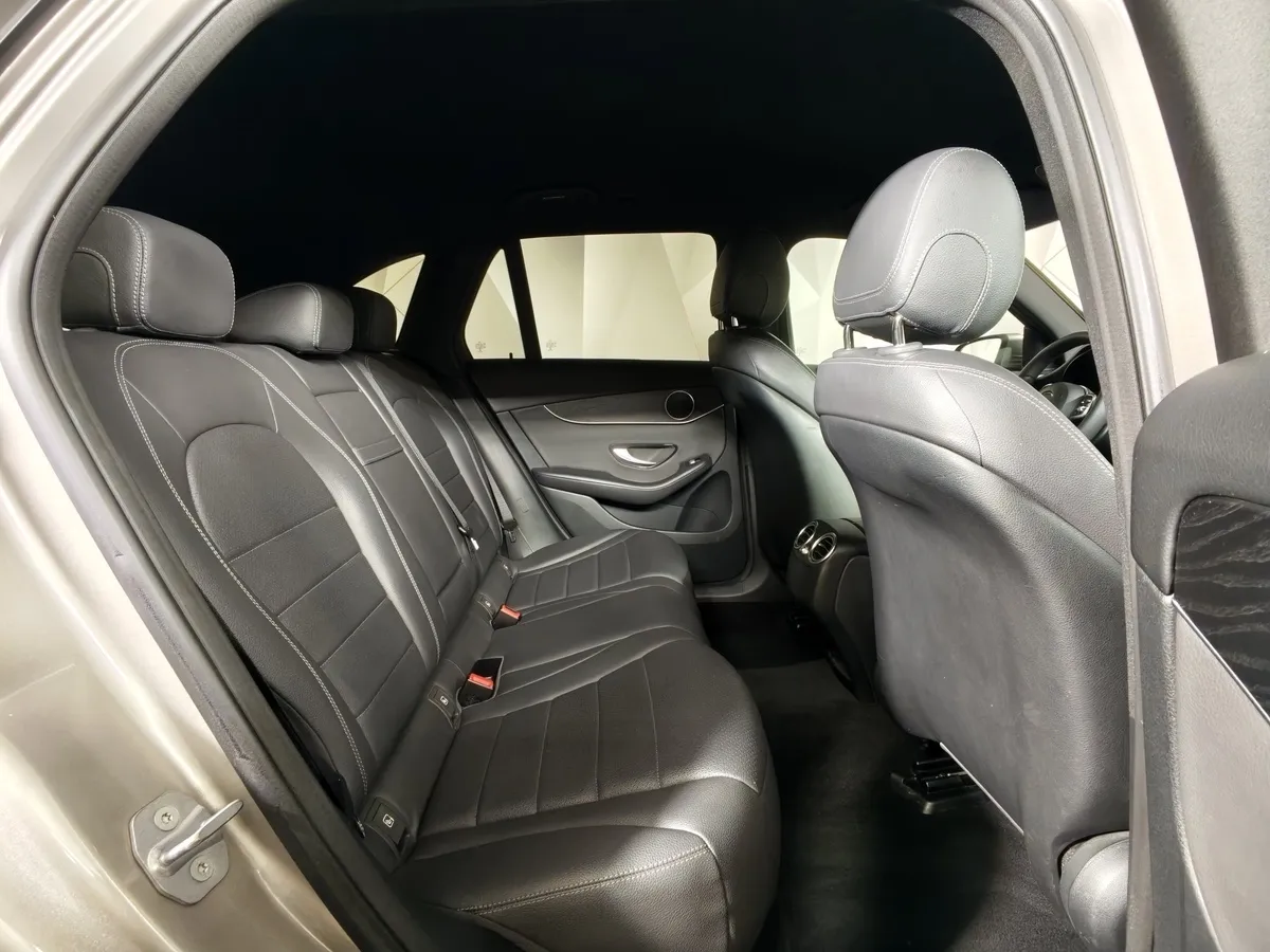 Mercedes-Benz GLC 200 9G-TRONIC 4MATIC (197 л.с.) Premium Серый в АВИЛОН. Слайд №16