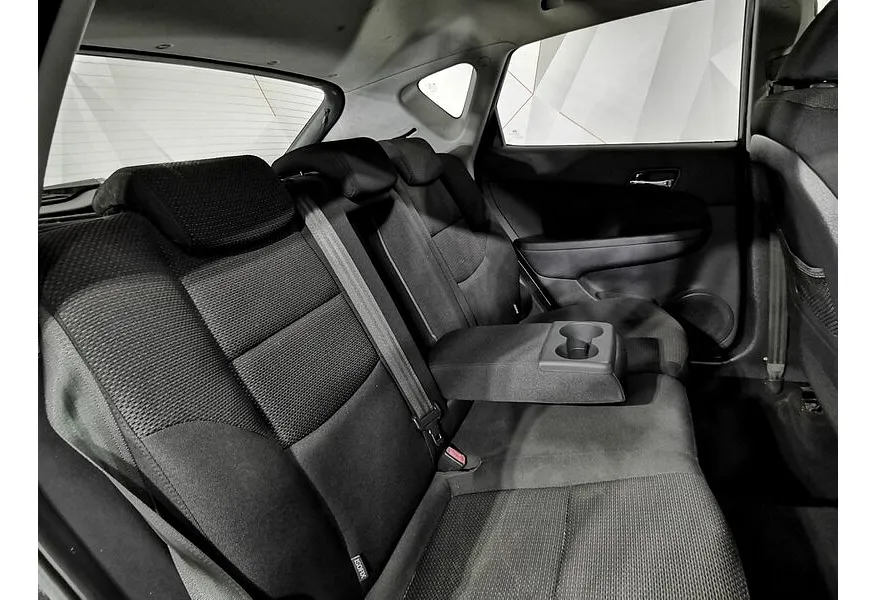 Hyundai i30 1.6 MT (122 л.с.) Черный в АВИЛОН. Слайд №16