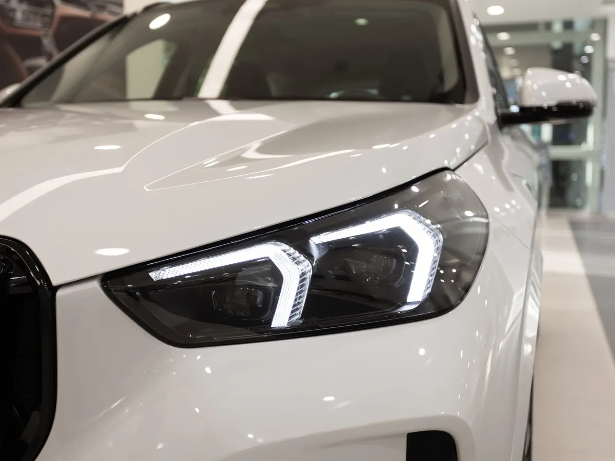 BMW X1 xDrive25 Li (204 л.с.) Белый в АВИЛОН. Слайд №13