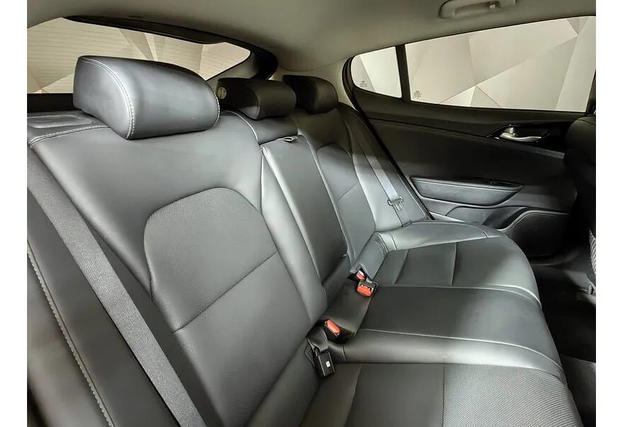 Kia Stinger 2.0 AT AWD (197 л.с.) Luxe Оранжевый в АВИЛОН. Слайд №16