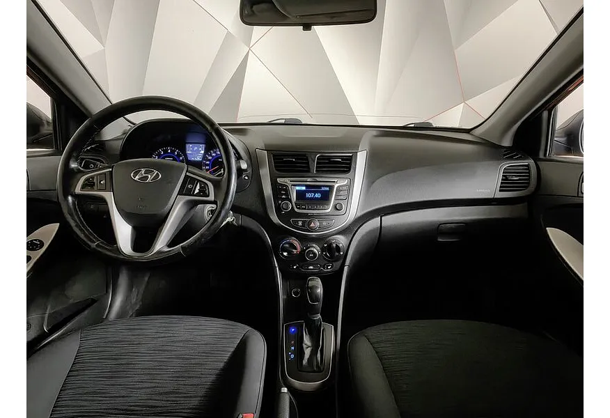 Hyundai Solaris 1.6 AT (123 л.с.) Comfort + Advanced + Winter Оранжевый в АВИЛОН. Слайд №14 Hyundai Solaris 1.6 AT (123 л.с.) Comfort + Advanced + Winter Оранжевый в АВИЛОН. Слайд №14