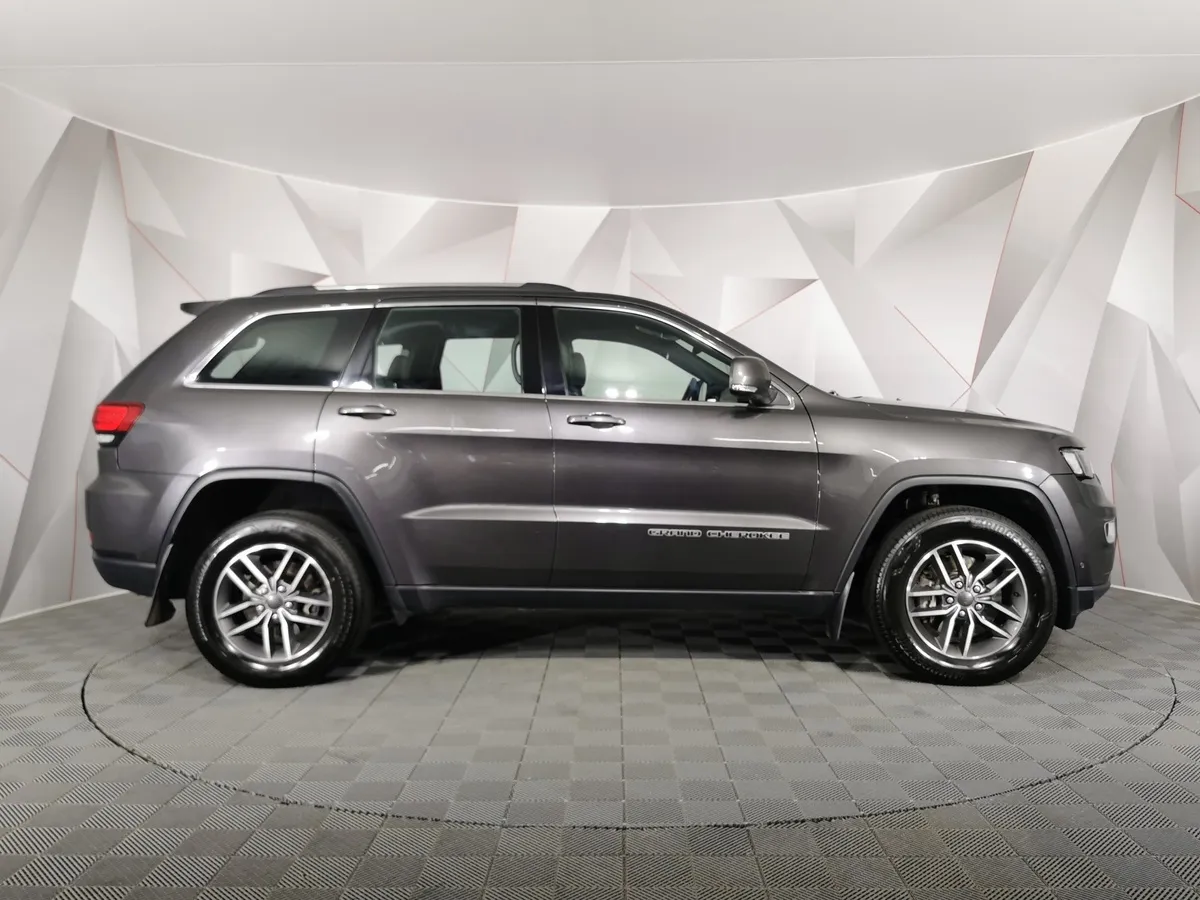 Jeep Grand Cherokee 3.0 AT AWD (238 л.с.) Limited Серый в АВИЛОН. Слайд №6