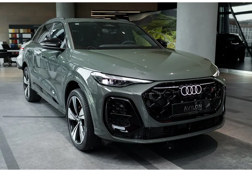 АВИЛОН - Audi Q5 L 2.0 40 TFSI S tronic quattro (272 л.с.) Зеленый - slide 9810641