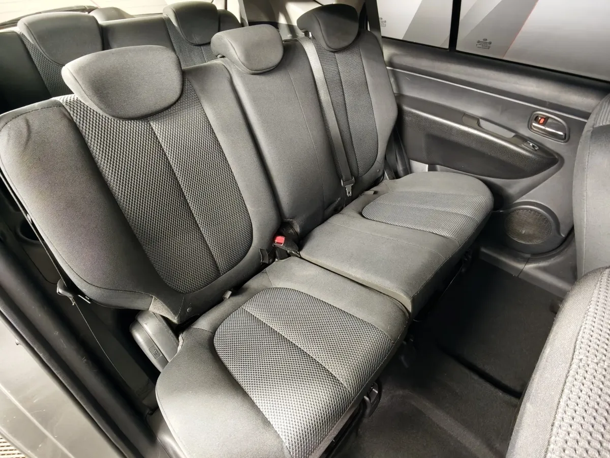 Kia Carens 2.0 AT (145 л.с.) Серый в АВИЛОН. Слайд №17