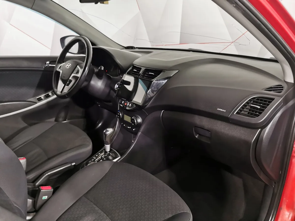 Hyundai Solaris 1.6 AT (123 л.с.) Dynamic Красный в АВИЛОН. Слайд №12