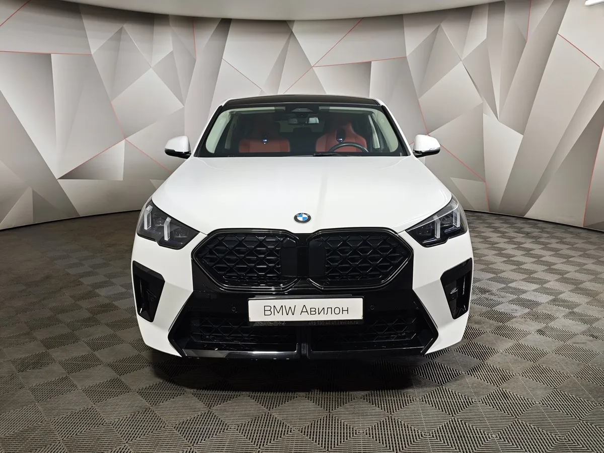 BMW X2 25i xDrive AT (204 л.с.) Белый в АВИЛОН. Слайд №3