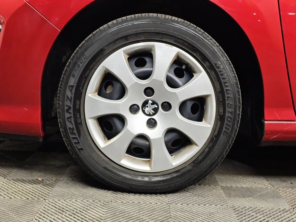 Peugeot 308 1.6 VTi AT (120 л.с.) Красный в АВИЛОН. Слайд №9