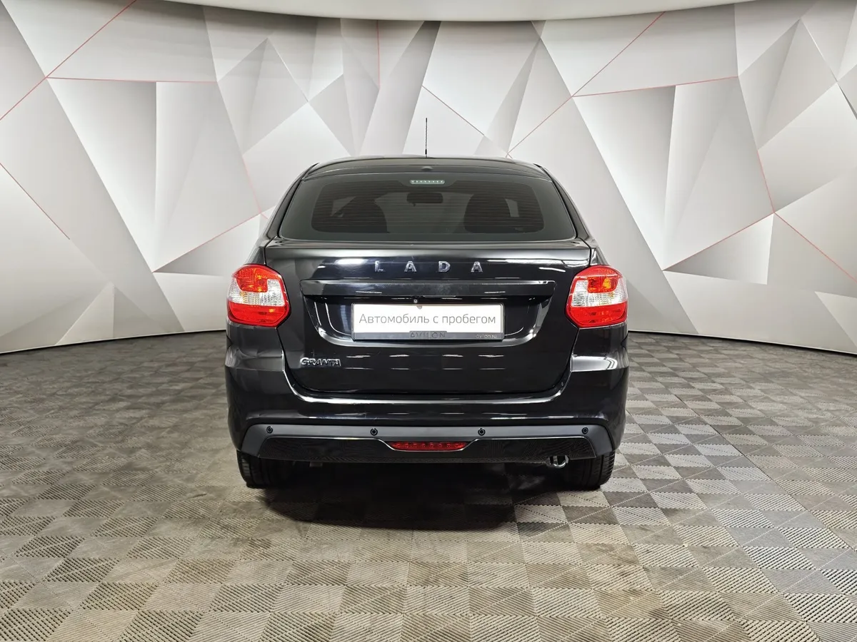 ВАЗ (Lada) Granta 1.6 MT (90 л.с.) Comfort Черный в АВИЛОН. Слайд №8