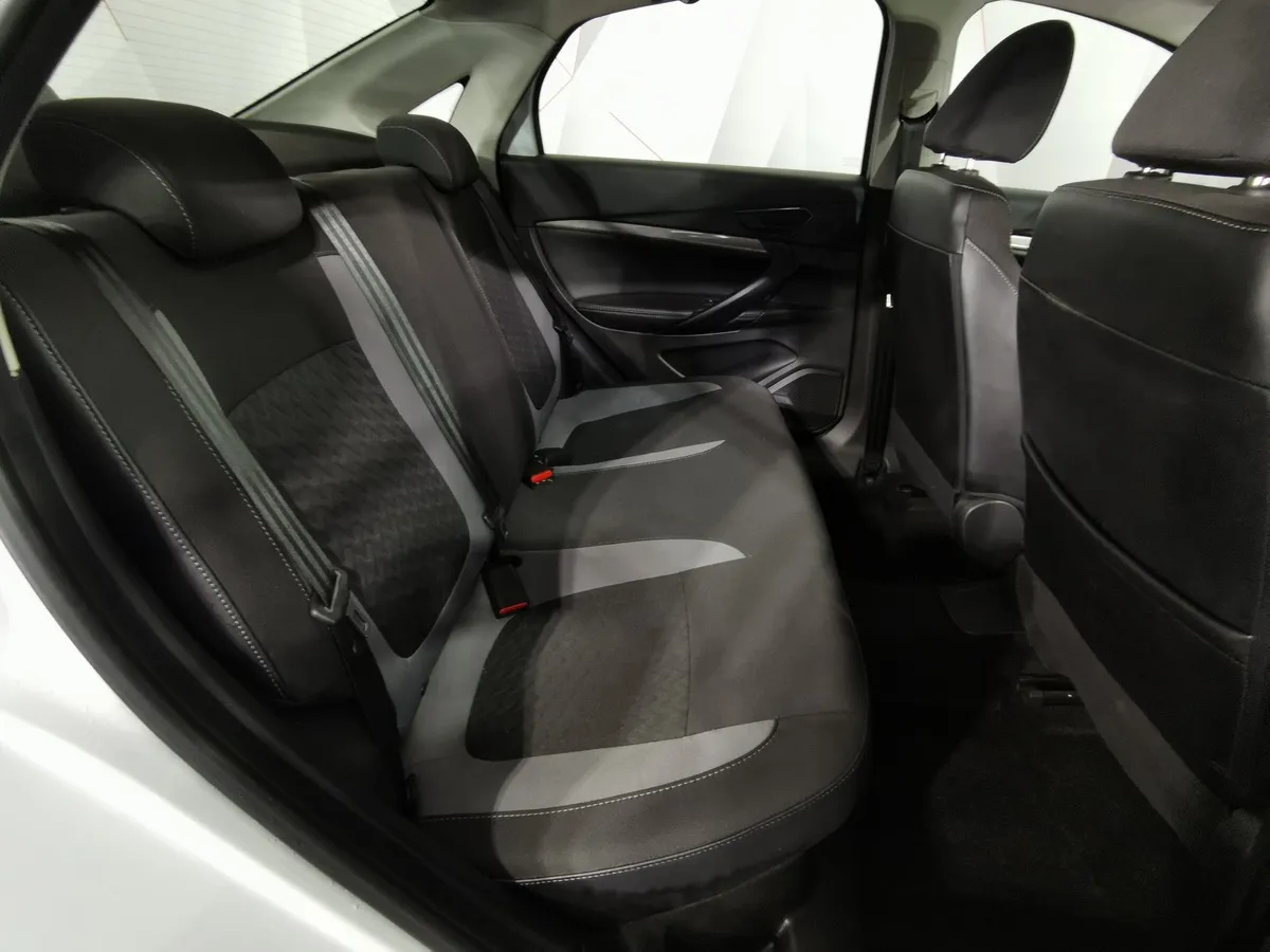 ВАЗ (Lada) Vesta 1.6 MT (106 л.с.) Белый в АВИЛОН. Слайд №15