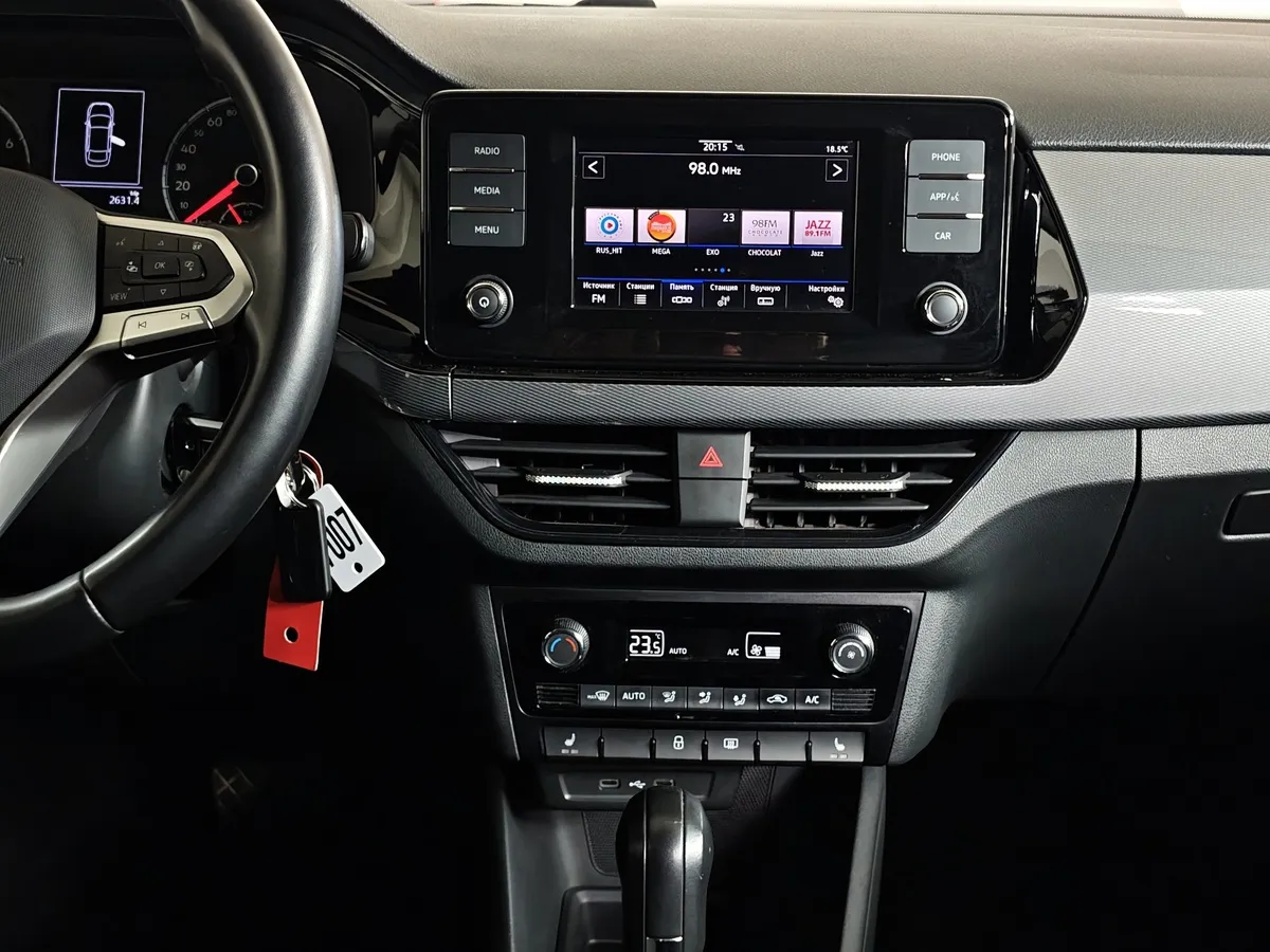 Volkswagen Polo 1.6 MPI AT (110 л.с.) Status Серебристый в АВИЛОН. Слайд №14