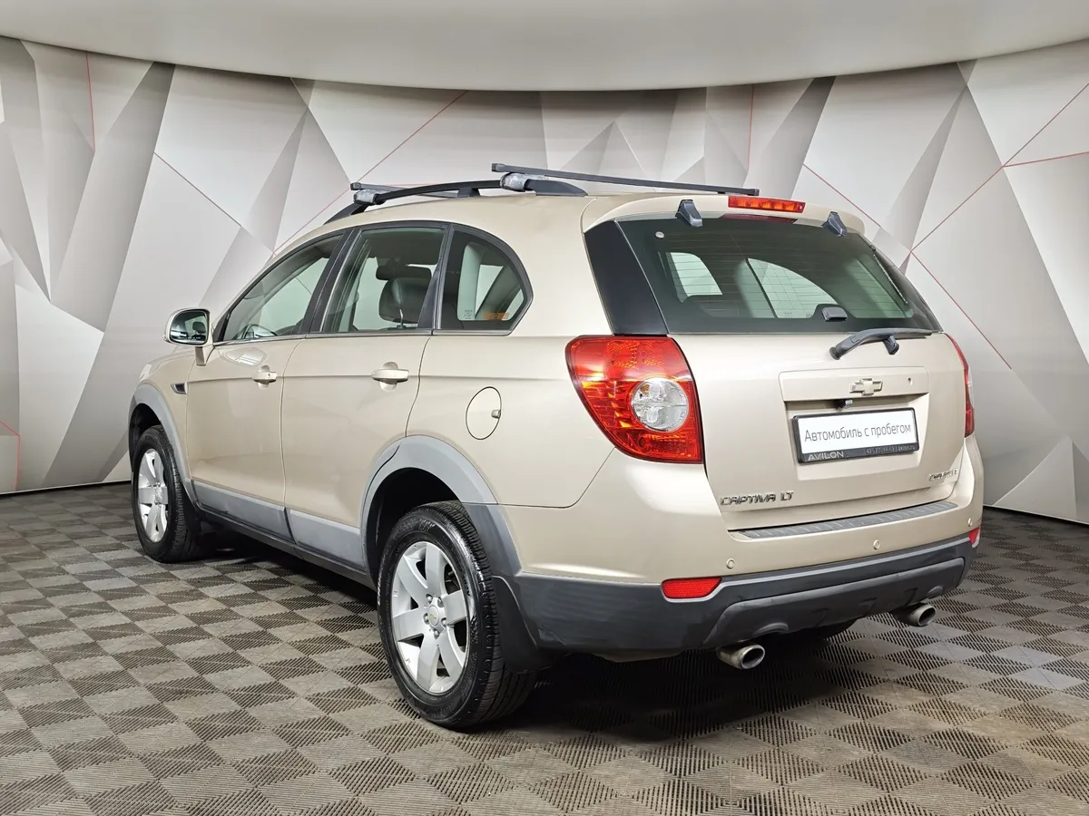 Chevrolet Captiva 2.4 AT (5 мест) (167 л.с.) LT Серебристый в АВИЛОН. Слайд №4