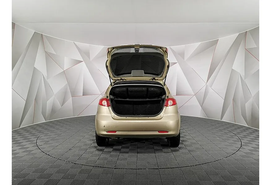 Chevrolet Lacetti 1.6 MT (109 л.с.) Platinum Желтый в АВИЛОН. Слайд №12