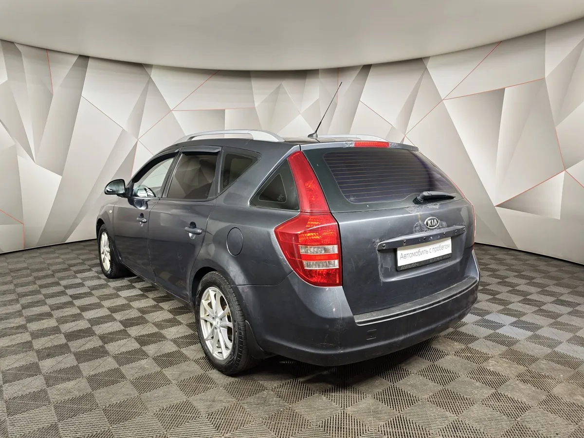 Kia Ceed 1.4 MT (109 л.с.) Серый в АВИЛОН. Слайд №4