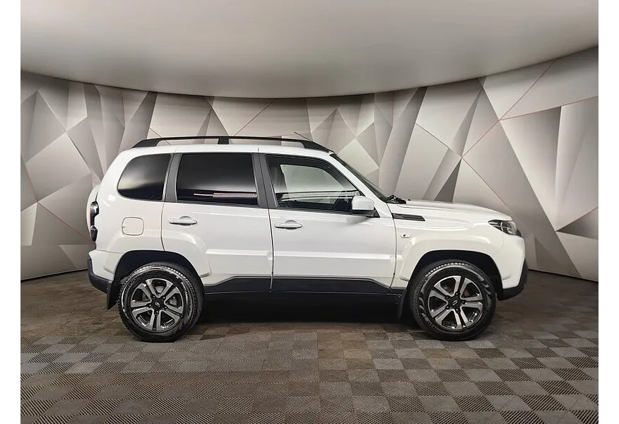 LIVE. Слайд №4