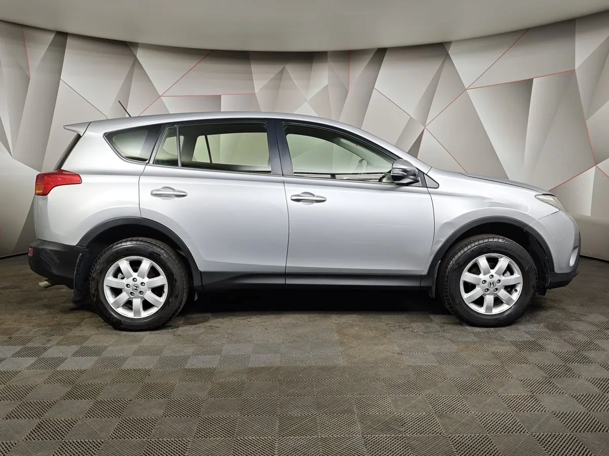 Toyota RAV4 2.0 CVT FWD (146 л.с.) Серебристый в АВИЛОН. Слайд №6