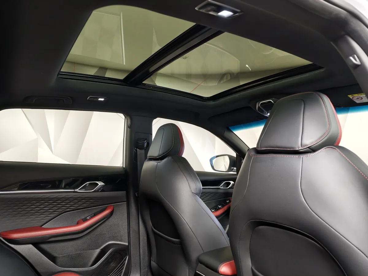 Geely Coolray 1.5T 7DCT 2WD (150 л.с.) Luxury Белый в АВИЛОН. Слайд №21