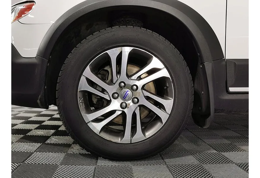 Volvo XC70 2.4 D4 Geartronic AWD (163 л.с.) Белый в АВИЛОН. Слайд №9