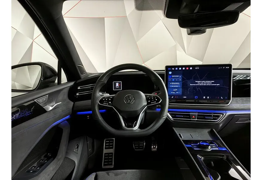 Volkswagen Tiguan 380 TSI 2.0 DSG 4WD (220 л.с.) R-Line Highline Черный в АВИЛОН. Слайд №19