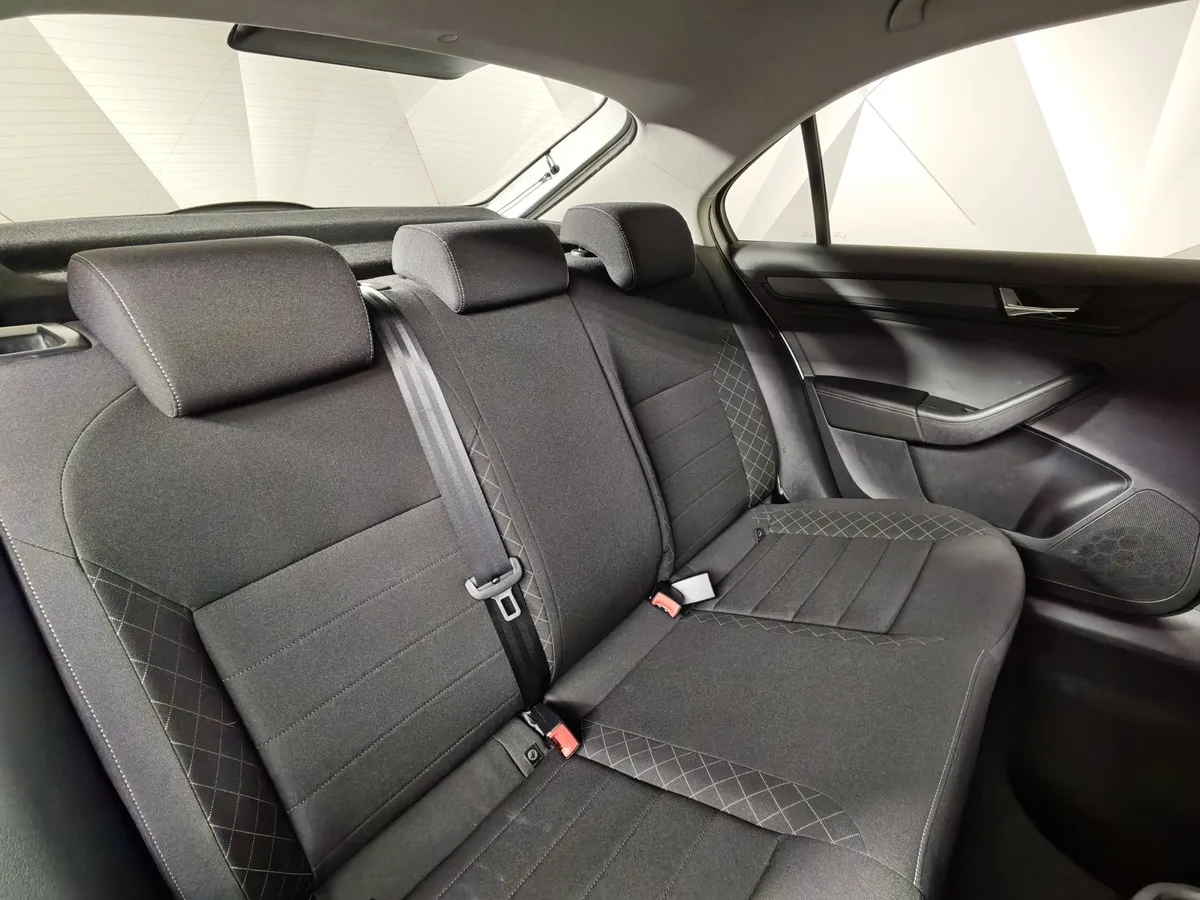 Skoda Rapid 1.6 AT (110 л.с.) Белый в АВИЛОН. Слайд №17