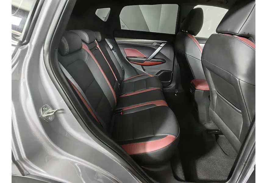 Belgee X50 1.5T 7DCT 2WD (150 л.с.) Prestige Серебристый в АВИЛОН. Слайд №12