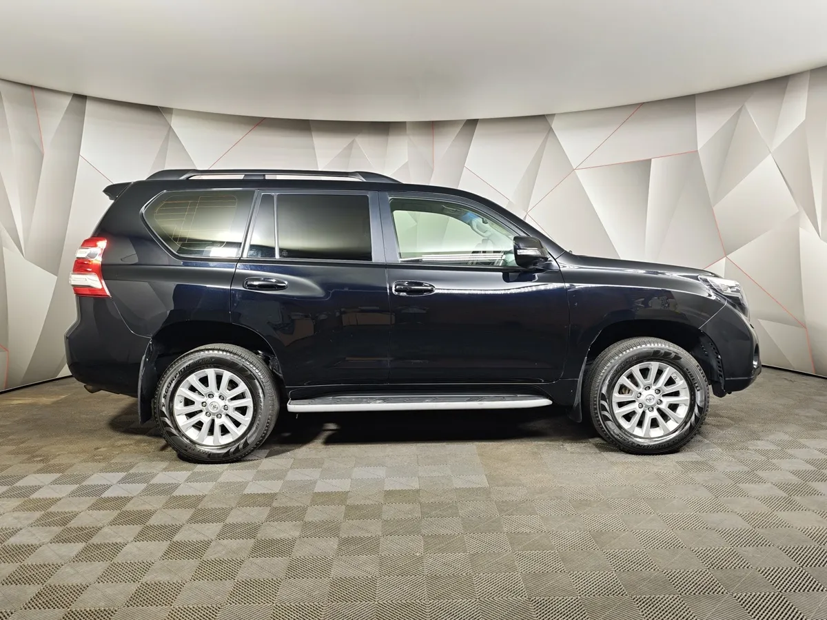 Toyota Land Cruiser Prado 4.0 AT 4WD (282 л.с.) Черный в АВИЛОН. Слайд №6