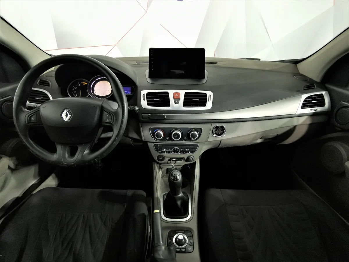 Renault Megane 1.5 dCi MT (90 л.с.) Белый в АВИЛОН. Слайд №12