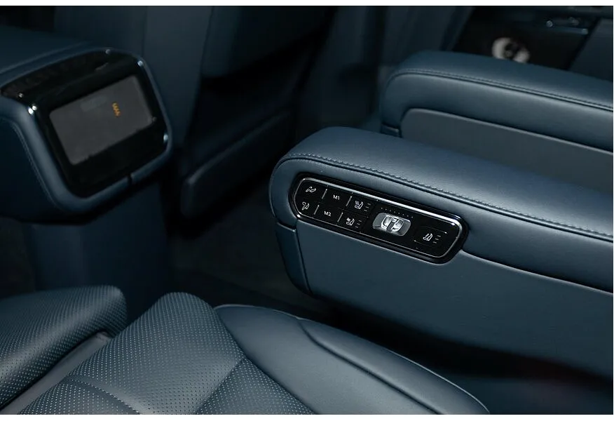 Zeekr 9X 2.0h AT 4WD (1177 л.с.) Ultra Черный в АВИЛОН. Слайд №19