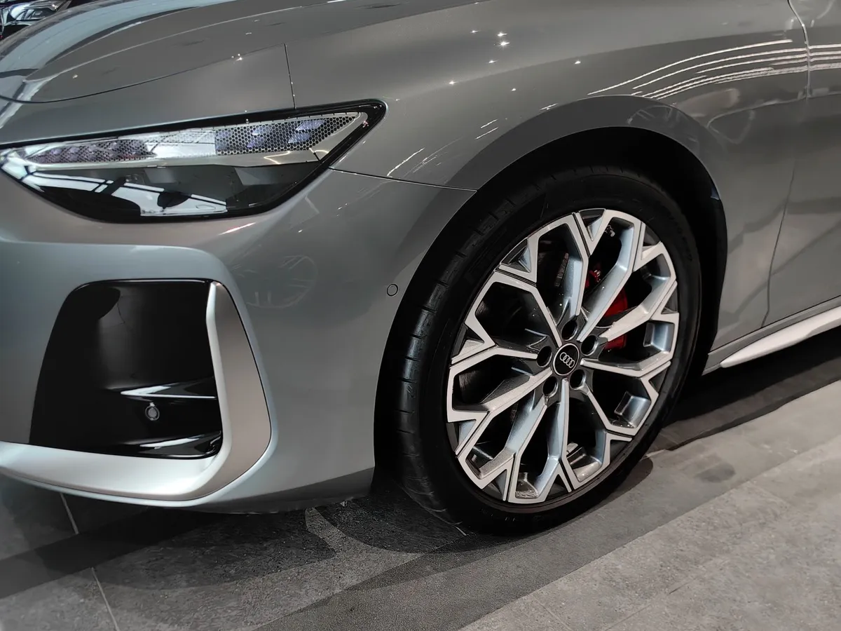 Audi A6 2.0 TFSI tiptronic quattro (272 л.с.) Серебристый в АВИЛОН. Слайд №13