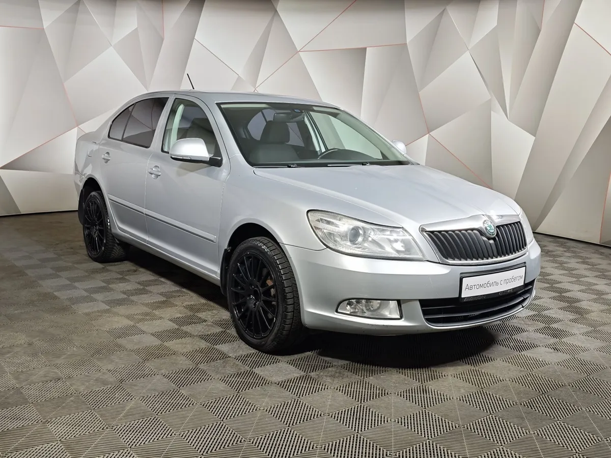 Skoda Octavia 1.8 TSI AT (152 л.с.) Серебристый в АВИЛОН. Слайд №3