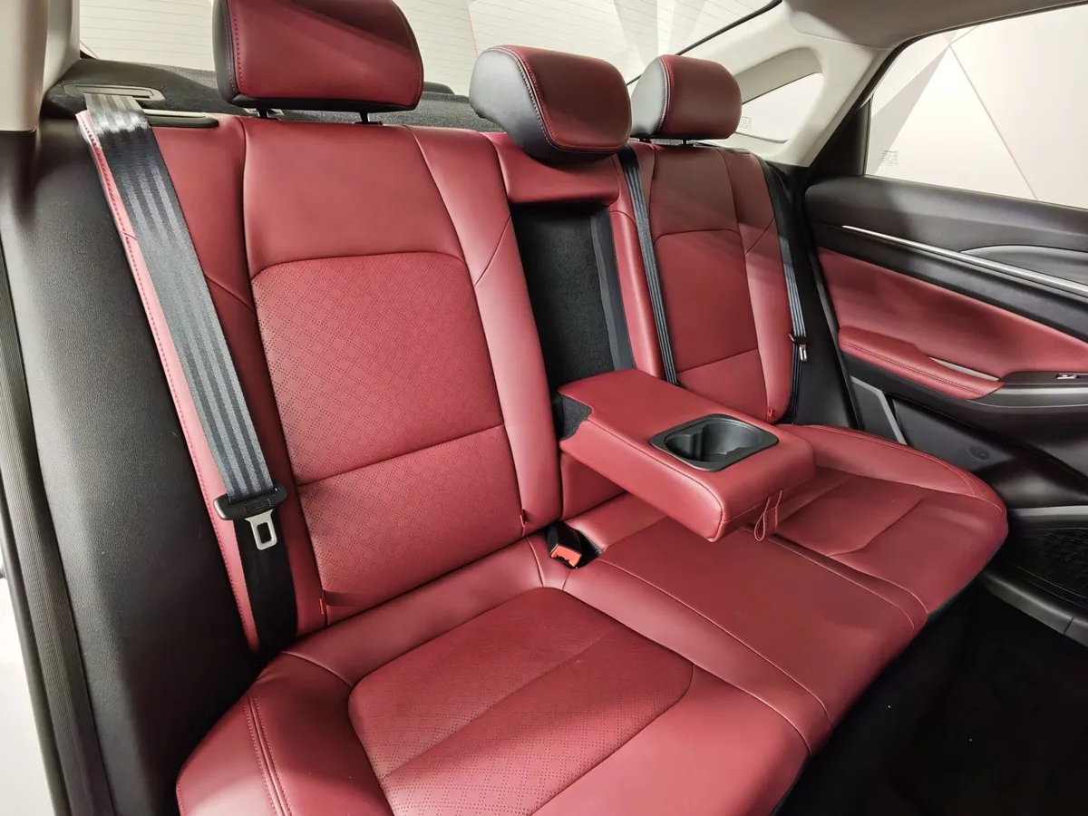 Changan Eado Plus 1.4 TGDI 7DSG 2WD (150 л.с.) Tech Белый в АВИЛОН. Слайд №17