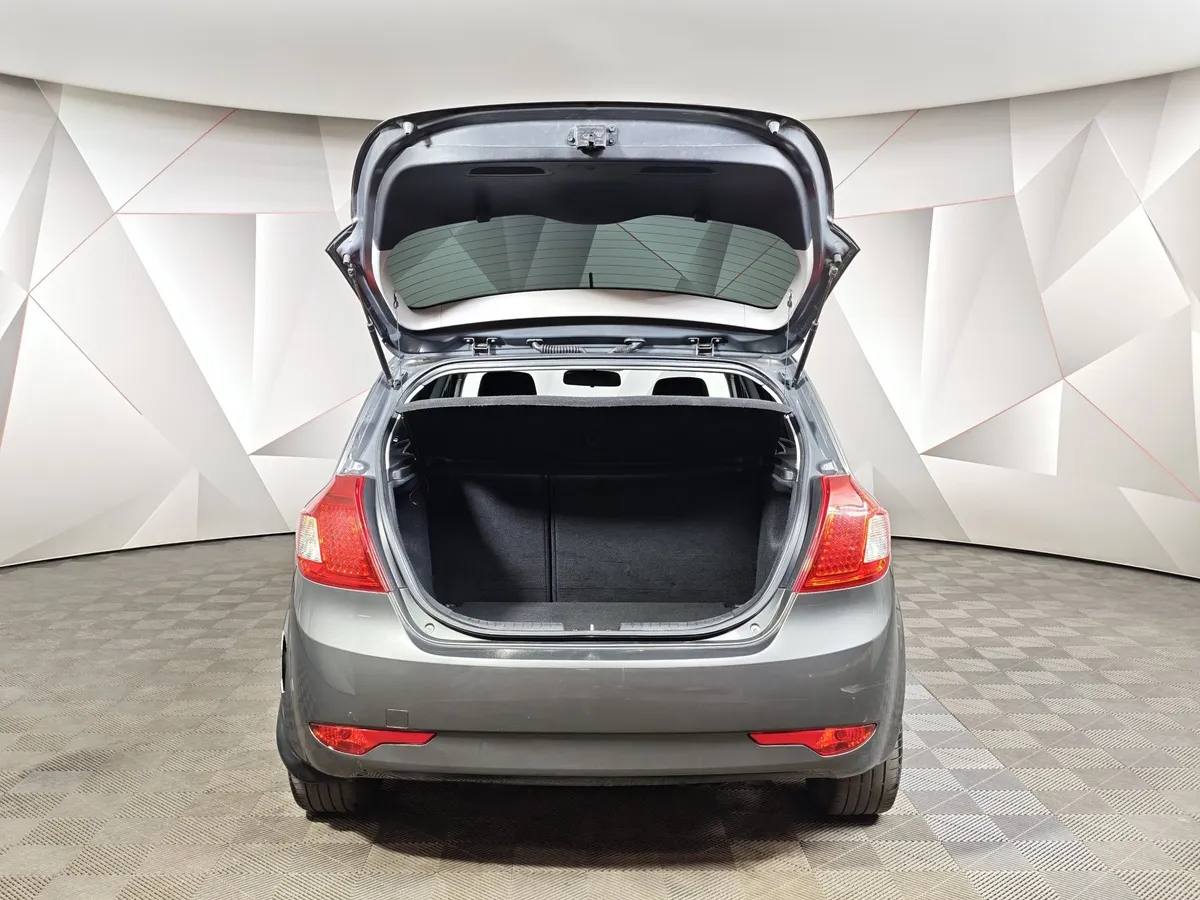 Kia Ceed 1.6 MT (129 л.с.) Comfort Серебристый в АВИЛОН. Слайд №10