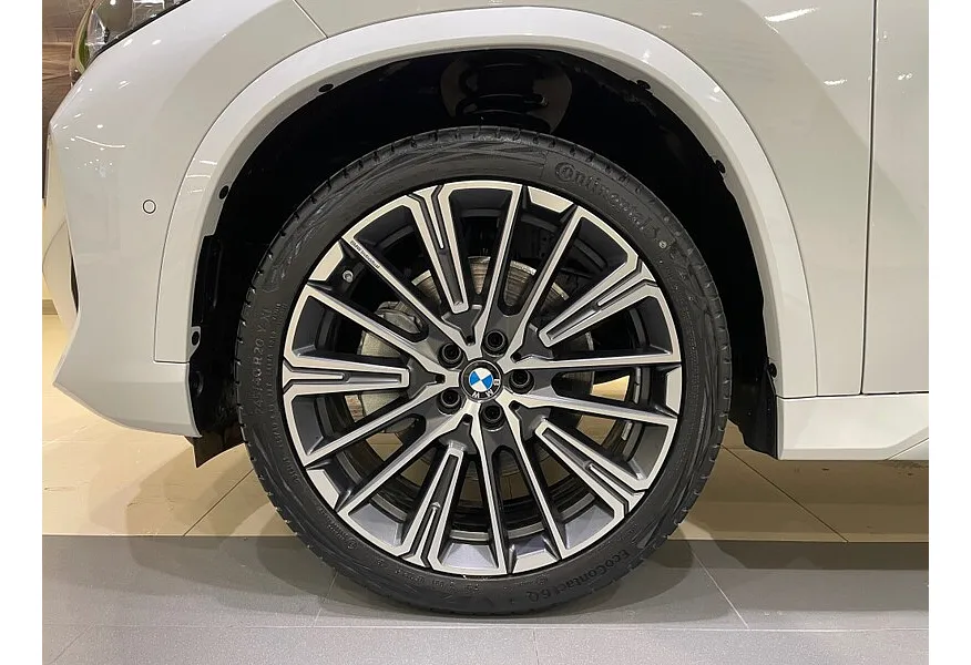 BMW X1 xDrive25 Li (204 л.с.) Белый в АВИЛОН. Слайд №6