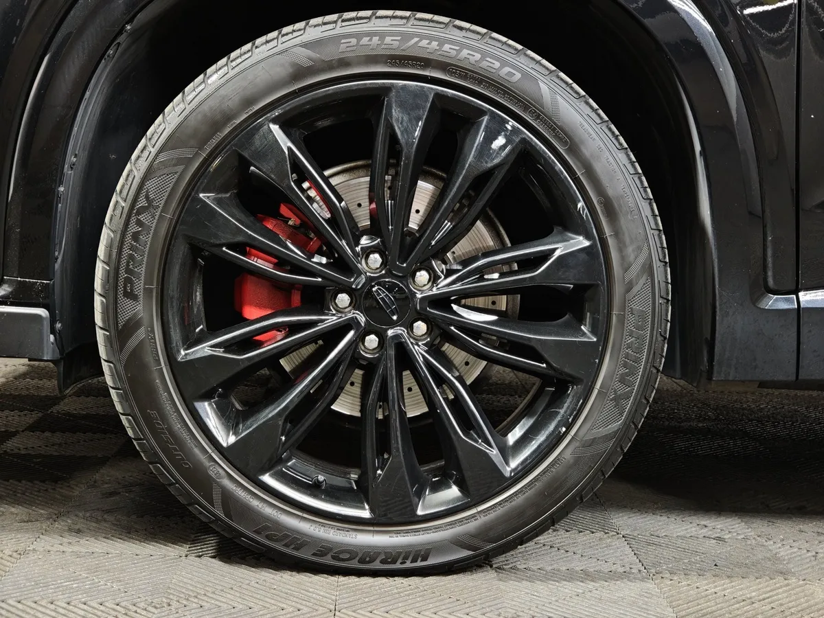 Geely Tugella 2.0 AT AWD (238 л.с.) Flagship Sport Черный в АВИЛОН. Слайд №9