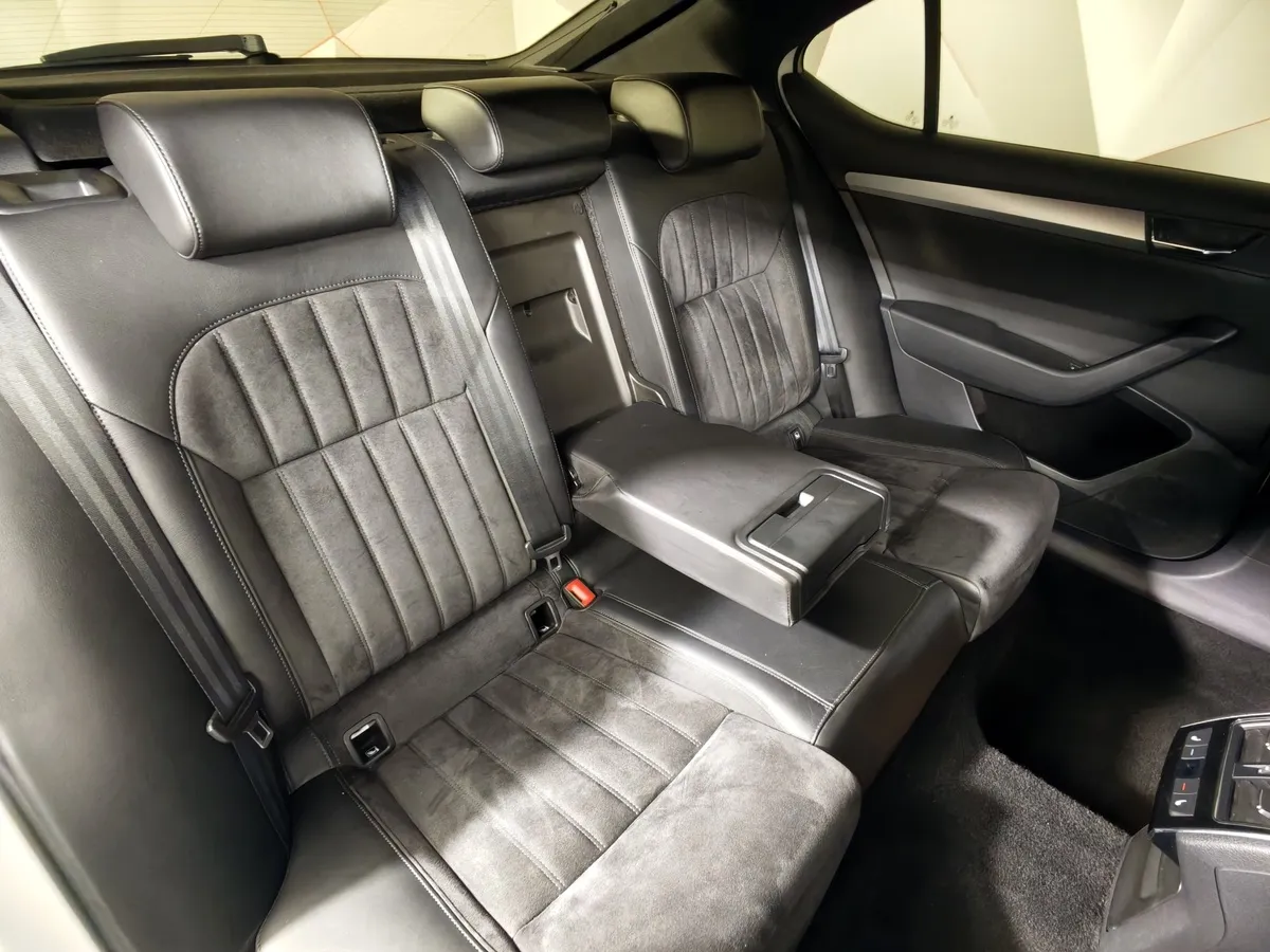 Skoda Superb 1.8 TSI DSG (180 л.с.) Белый в АВИЛОН. Слайд №17