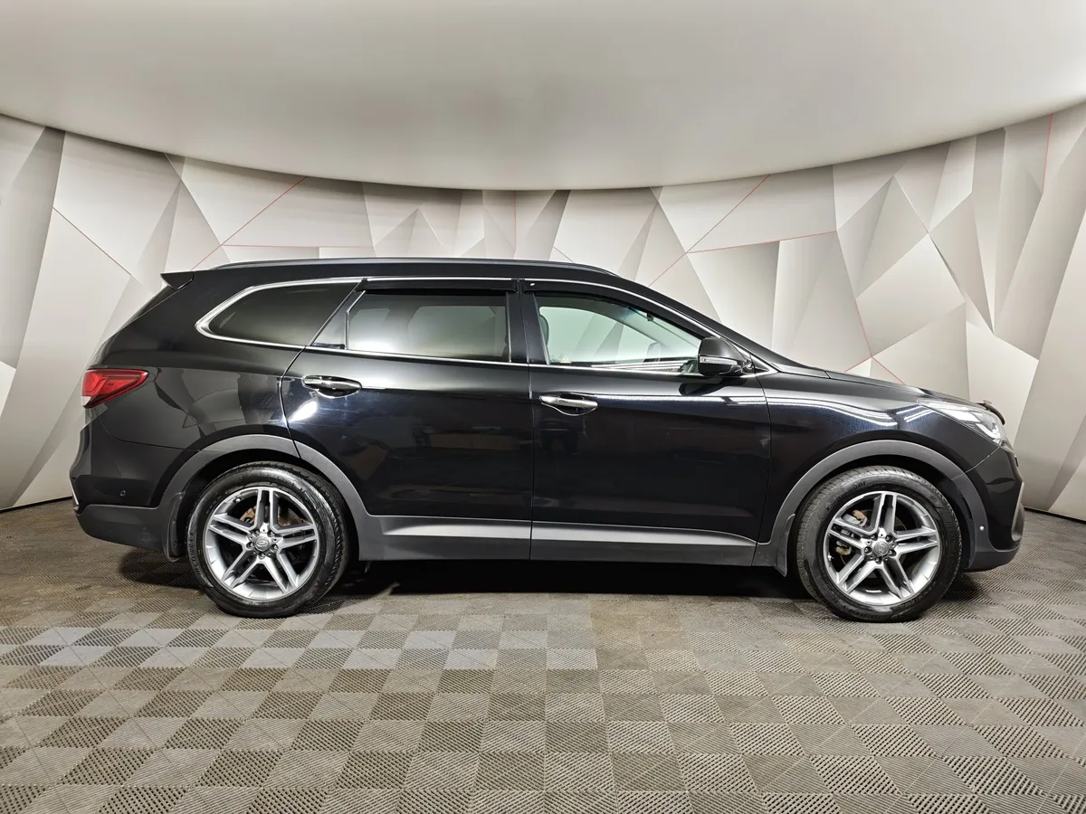 Hyundai Santa Fe 2.2 CRDi AWD 8AT (200 л.с.) High-Tech Черный в АВИЛОН. Слайд №6