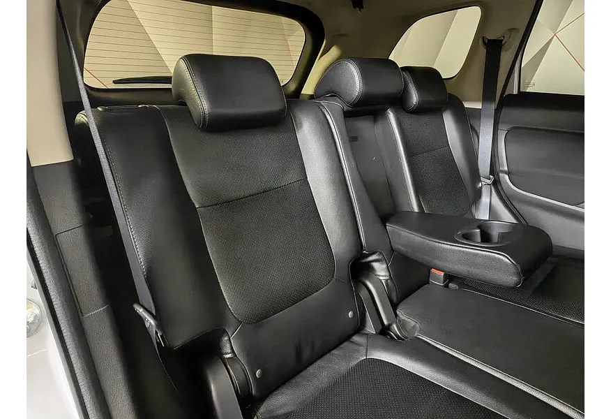 Mitsubishi Outlander 2.0 CVT 4WD (146 л.с.) Серебристый в АВИЛОН. Слайд №15