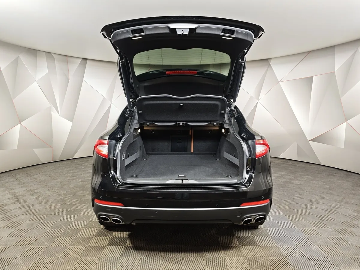 Maserati Levante Diesel 3.0 V6 AT (275 л.с.) Gransport Черный в АВИЛОН. Слайд №11