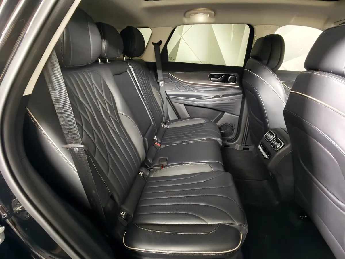 JAECOO J8 2.0 DCT 4WD (249 л.с.) Supreme Черный в АВИЛОН. Слайд №15