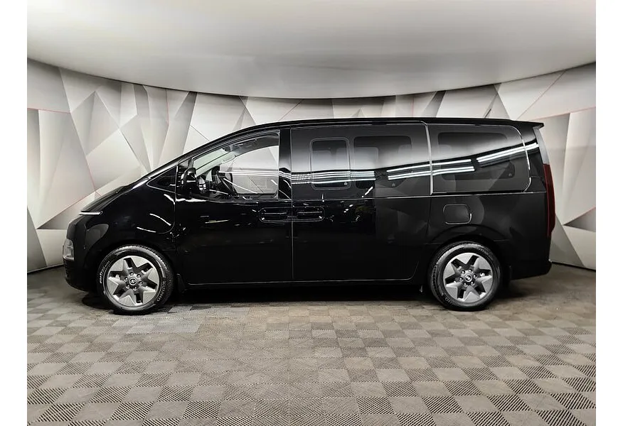 Hyundai Staria 2.2 CRDi 8AT 4WD (177 л.с.) 9 мест High-Tech + Электропривод багажника Черный в АВИЛОН. Слайд №5