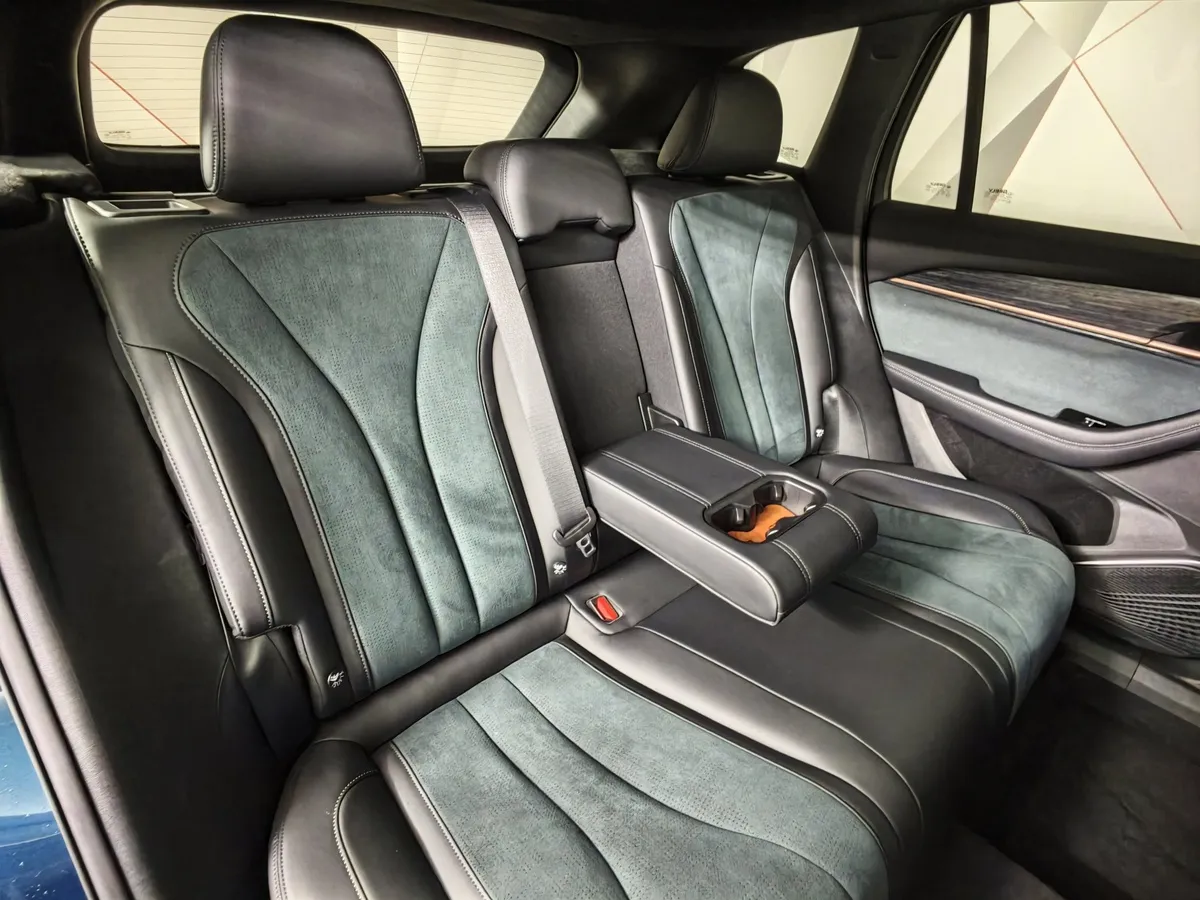 Geely Monjaro 2.0T 8AT 4WD (238 л.с.) Exclusive Синий в АВИЛОН. Слайд №17