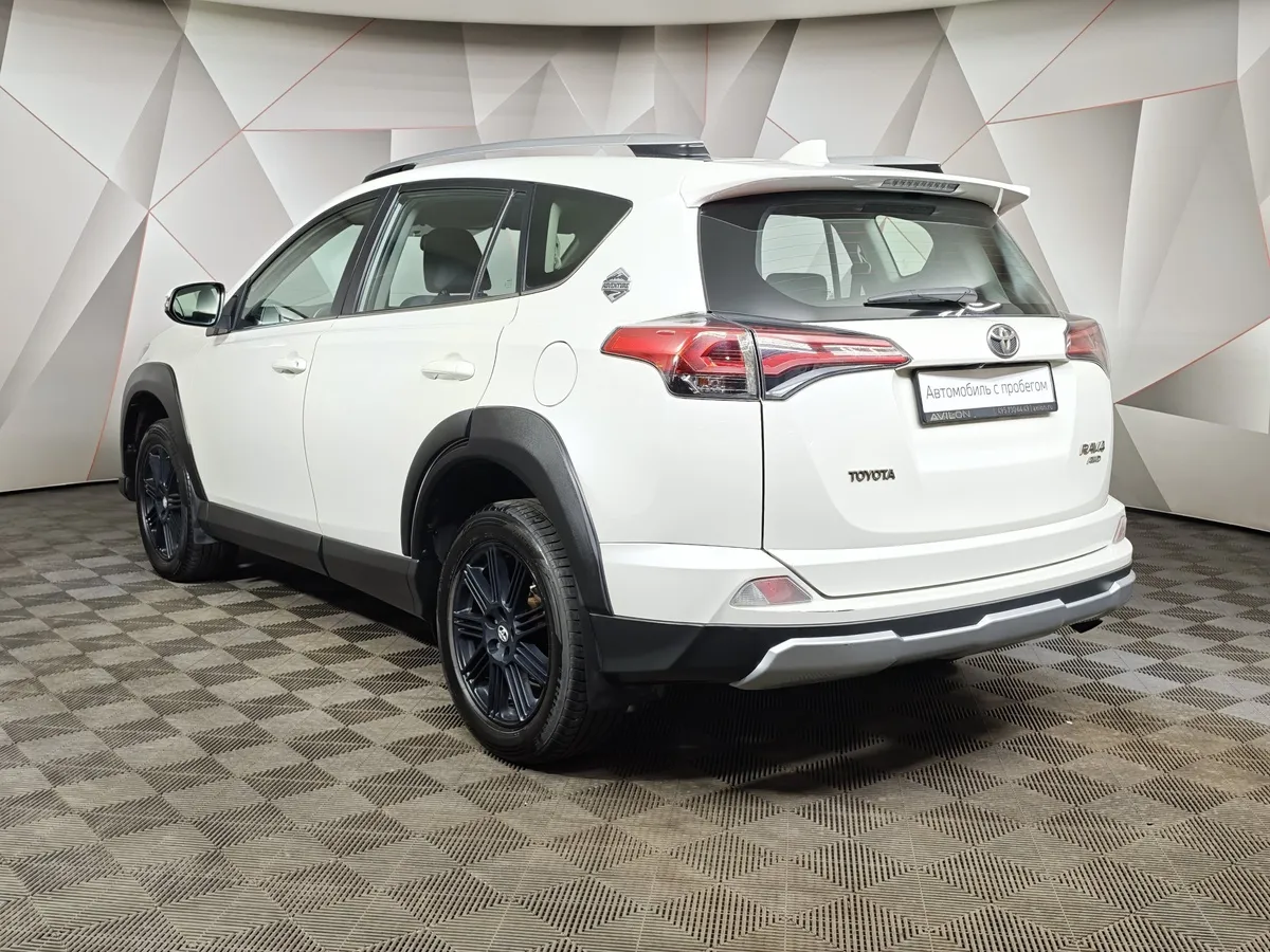 Toyota RAV4 2.5 AT 4WD (180 л.с.) Престиж Белый в АВИЛОН. Слайд №4